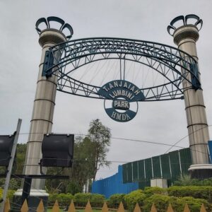 inside-lumbini-park-in